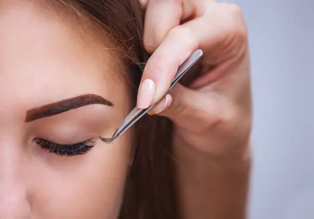 doing lash extensions